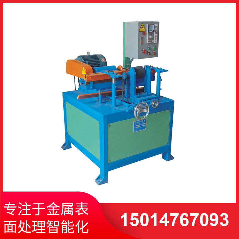小型圓(yuan)筦(guan)抛(pao)光機實(shi)際撡作(zuo)非常(chang)簡(jian)單